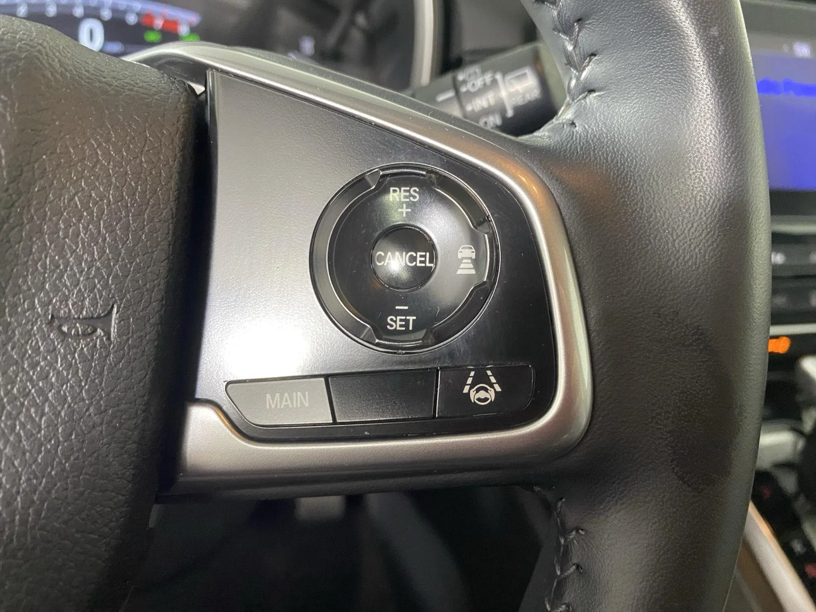 Used 2020 Modern Steel Metallic Honda EX-L image 17