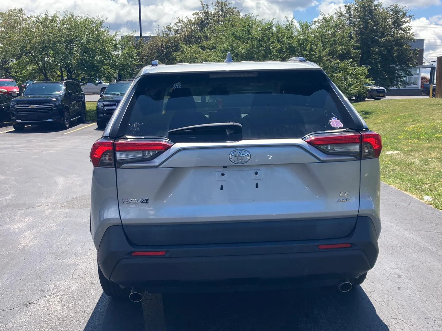 Used 2019 Gy Toyota LE image 6