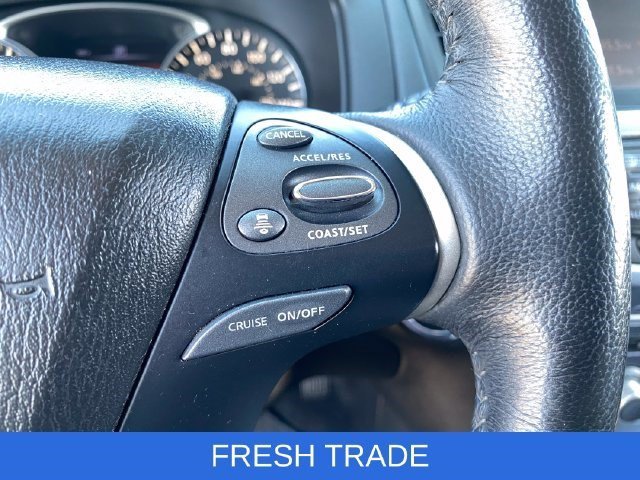 Used 2018 Caspian Blue Nissan SL image 33