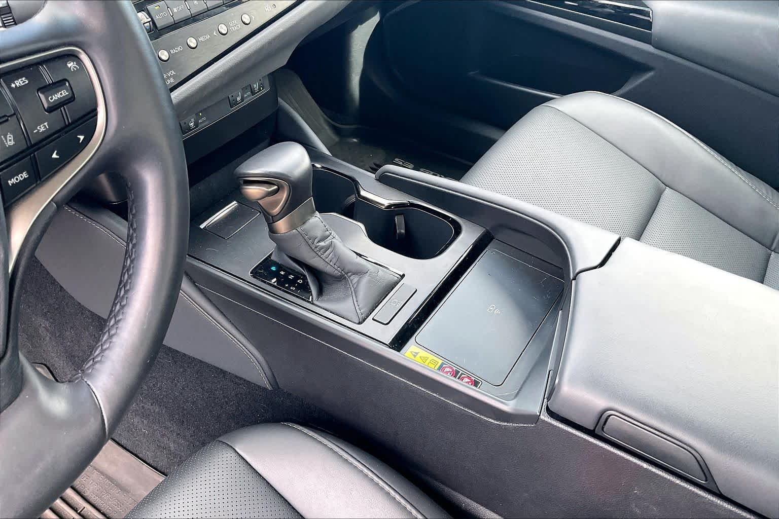 Used 2025 Iridium Lexus  image 16