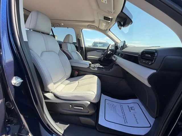 Used 2023  Honda Touring image 17
