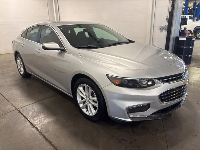 Used 2017 SILVER ICE METALLIC Chevrolet LT image 3