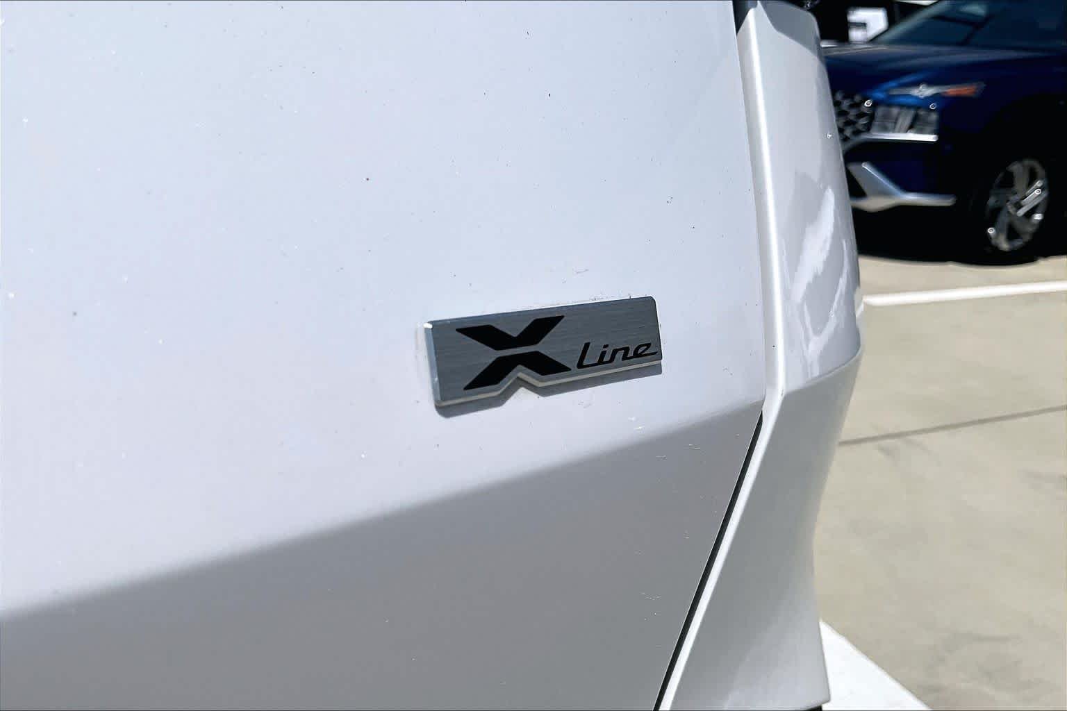 Used 2023 Glacial White Pearl Kia X-Line image 10