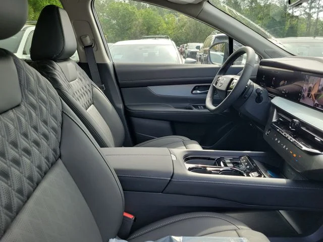 New 2026 Everest White Pearl TriCoat Nissan Platinum image 31