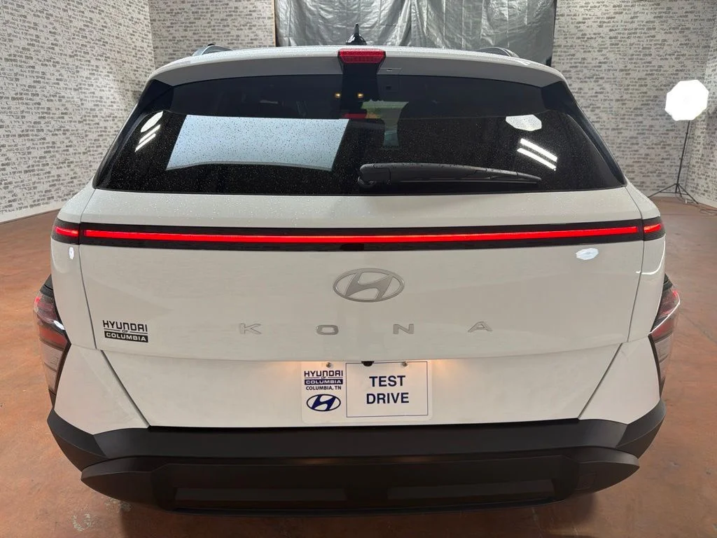 Used 2025 Atlas White Hyundai SEL image 6