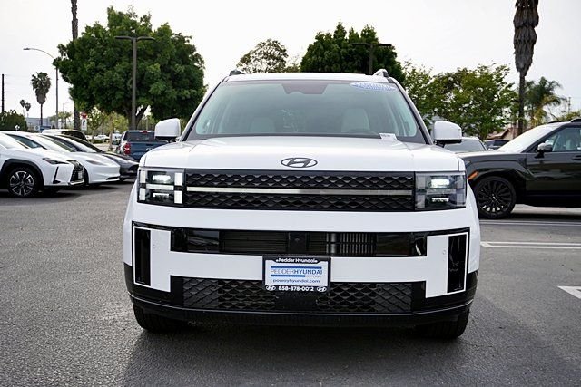 Used 2025 White Hyundai Calligraphy image 4