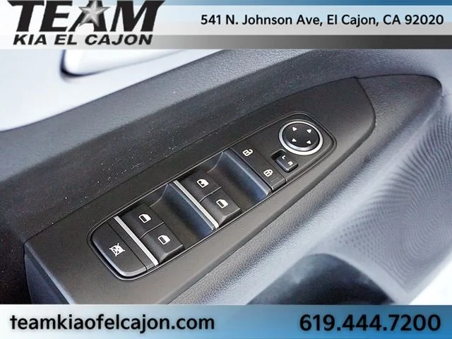 Used 2024 White Kia LXS image 22