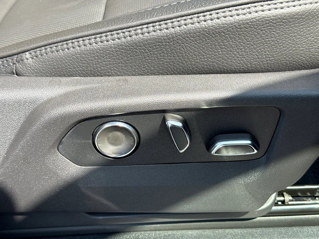 2026 GMC Yukon XL Denali - Photo 40