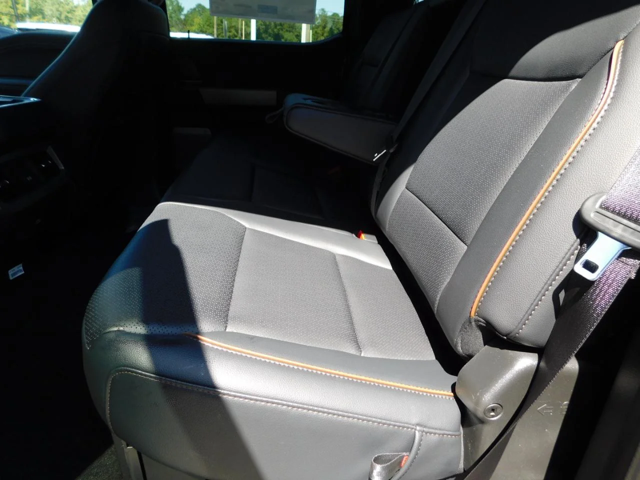 New 2027 Carbonized Gray Metallic Ford F-250® Lariat® image 27