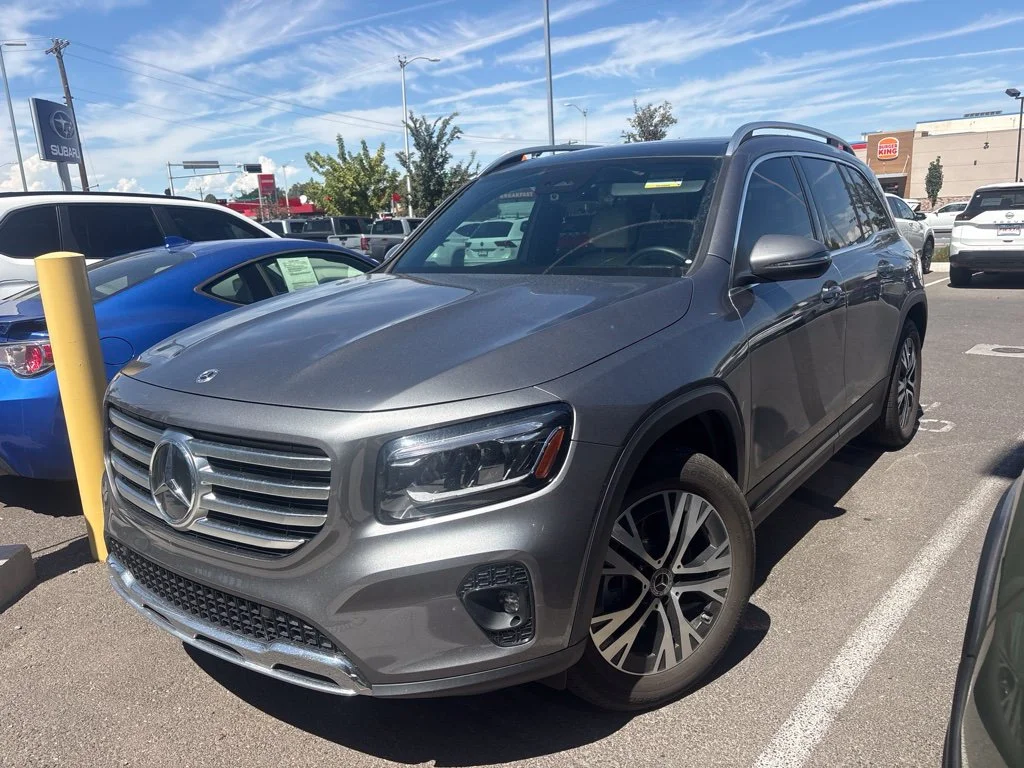 Used 2026  Mercedes-Benz GLB 250 image 1