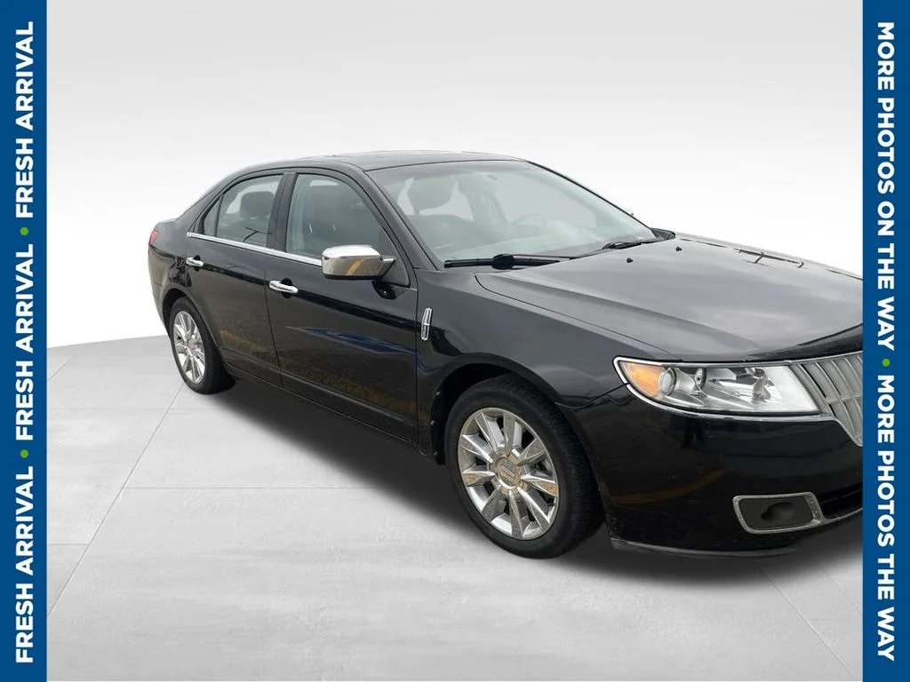 Used 2012 Black Lincoln Base image 1