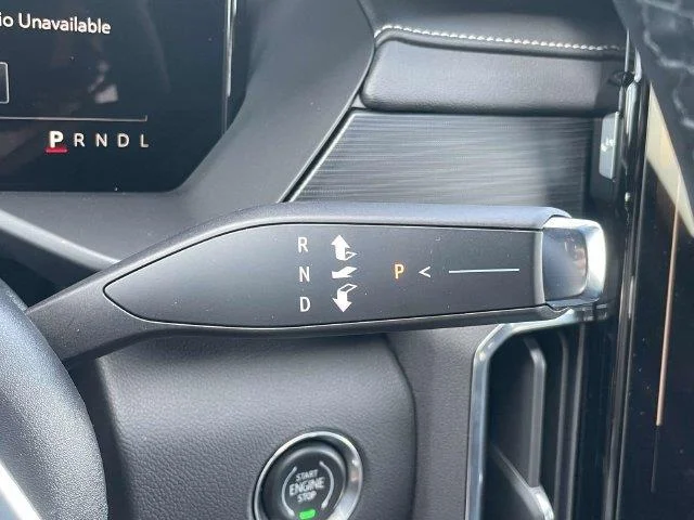 New 2025 Summit White GMC Elevation image 17