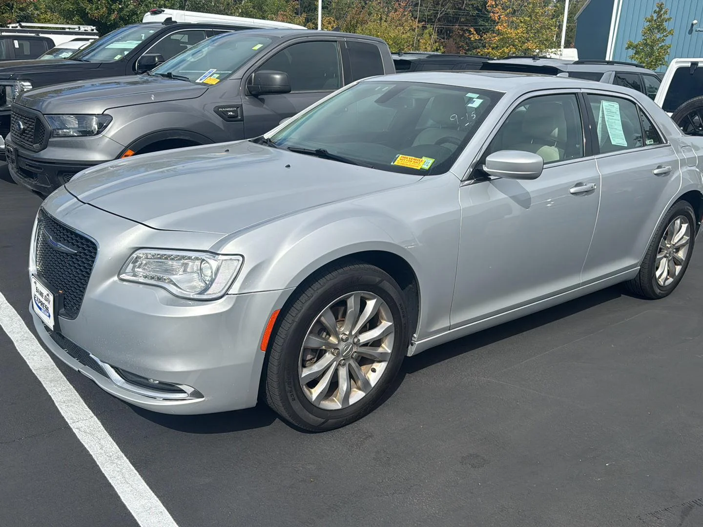 Used 2020 Silver Mist Clearcoat Chrysler Touring L image 2