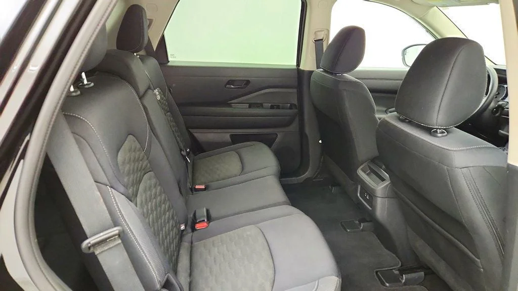 Used 2024 Super Black Nissan S 4WD image 22