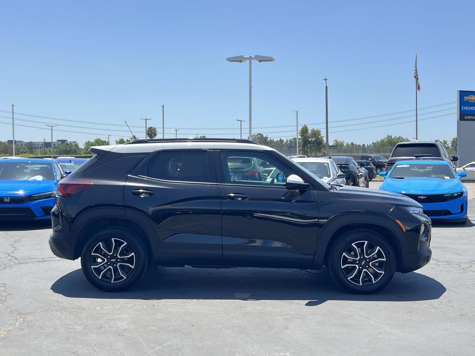 Used 2022 Mosaic Black Metallic Chevrolet ACTIV image 25