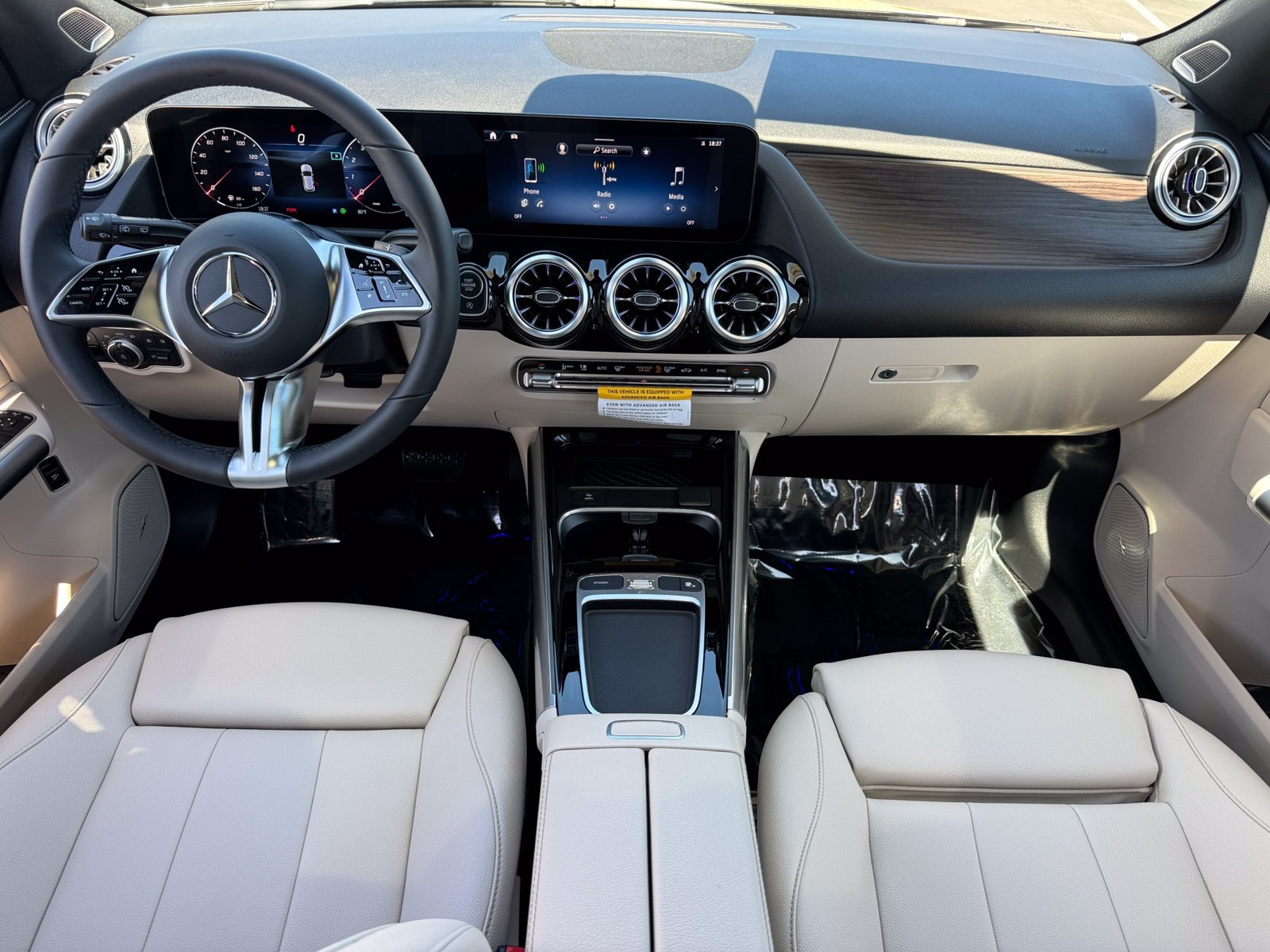 New 2026 Mountain Grey Metallic Mercedes-Benz GLA 250 image 4