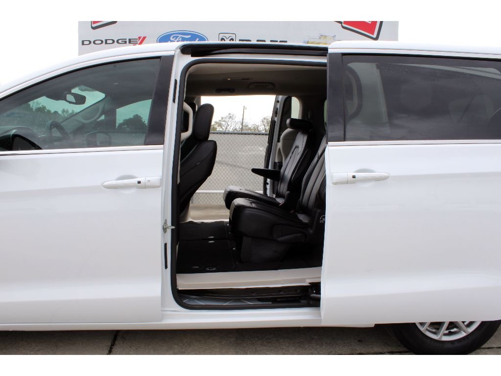 Used 2024 Bright White Clearcoat Chrysler Touring L image 18