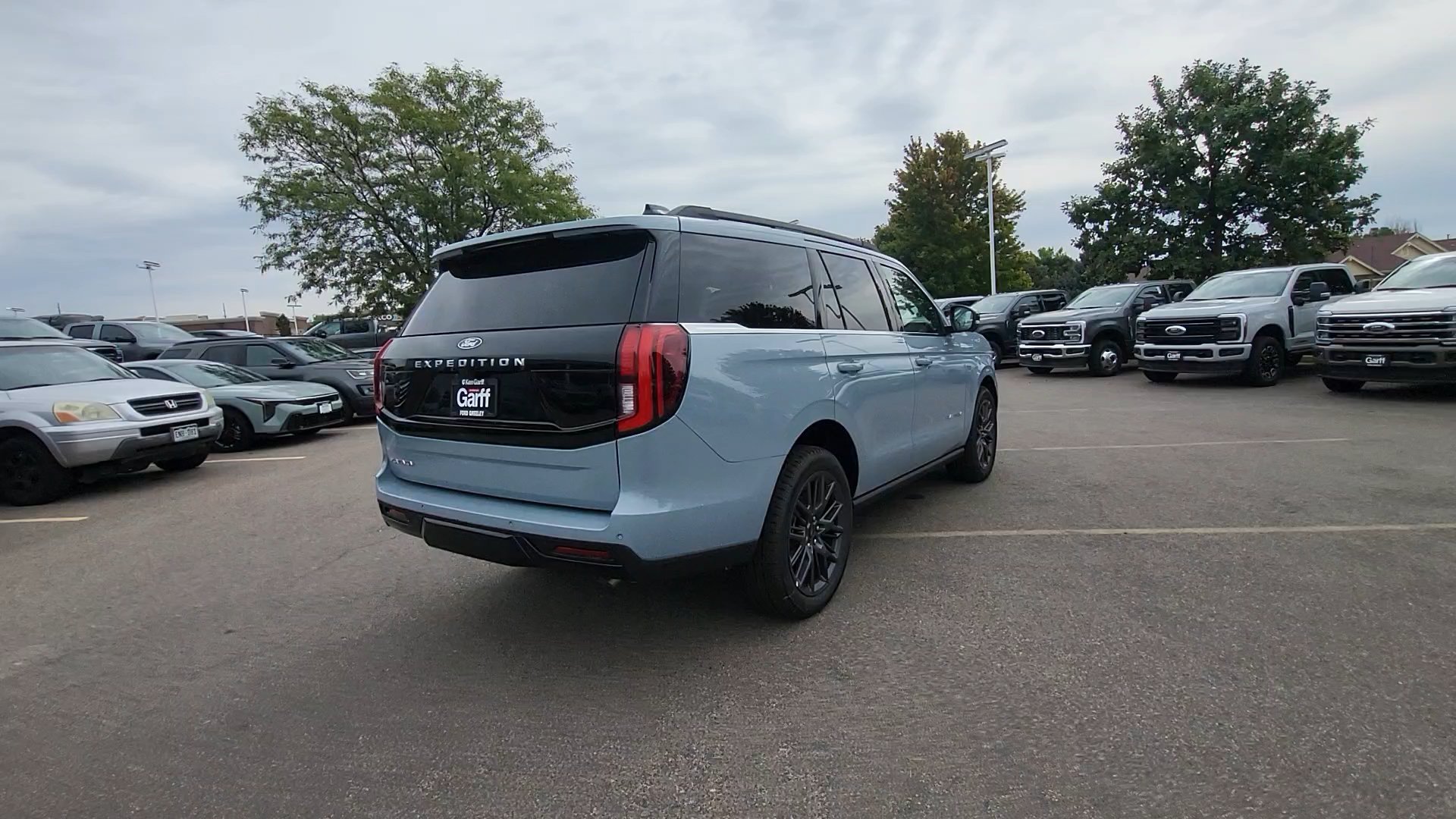 New 2027 Glacier Gray Metallic Tri-Coat Ford Platinum image 5