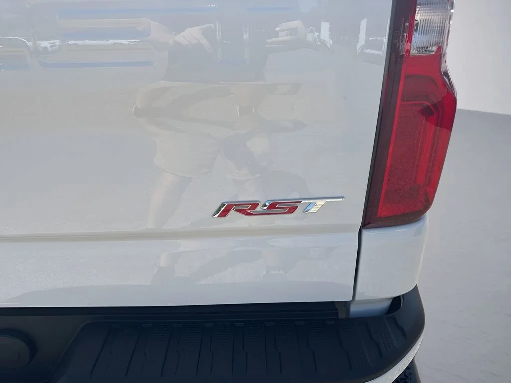 New 2026 Summit White Chevrolet RST image 37