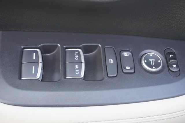 Used 2025  Honda EX-L image 15