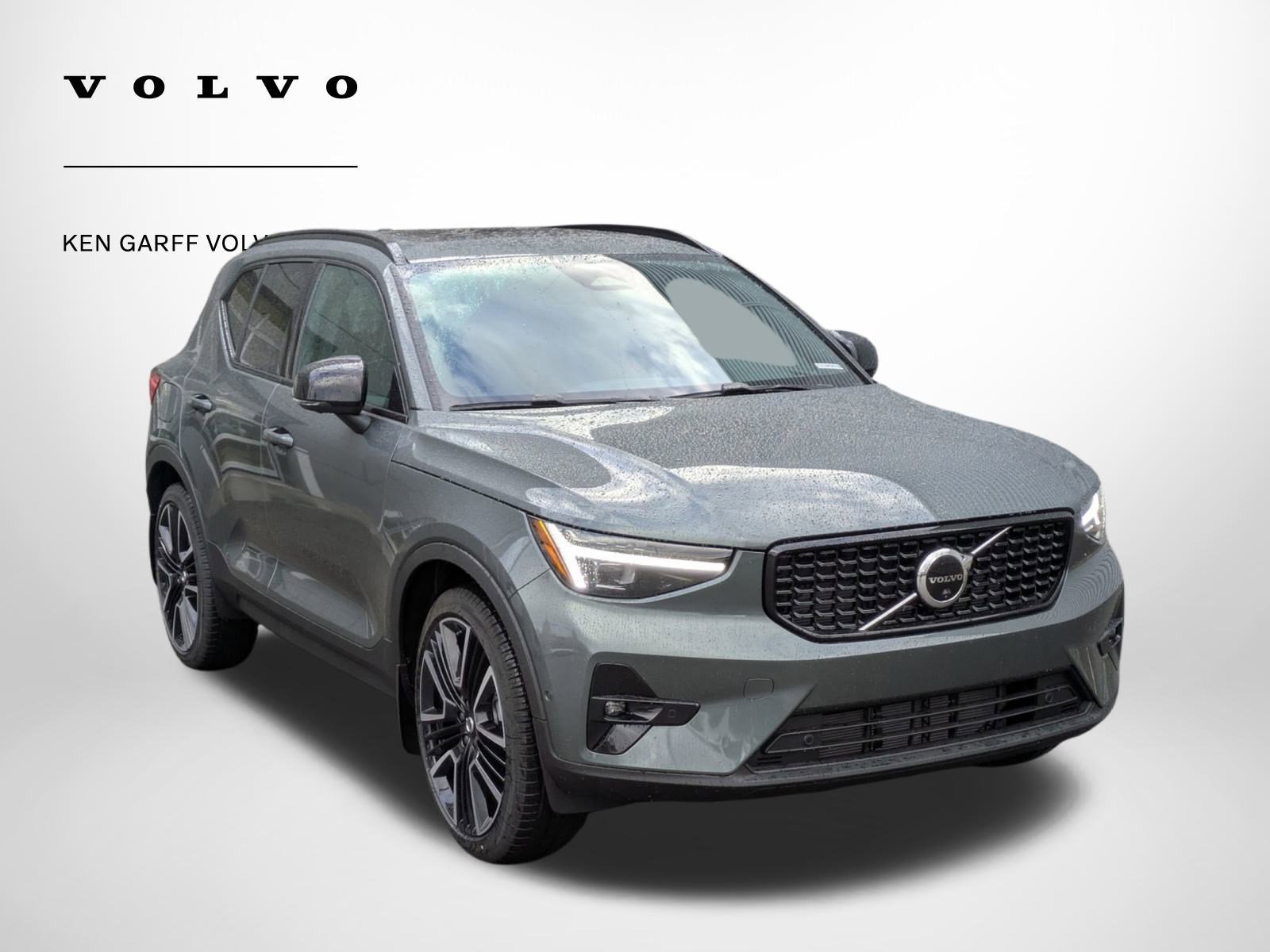 2026 Volvo XC40 B5 Ultra Dark AWD's photo
