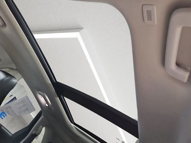 Used 2023 White Ford SEL image 3