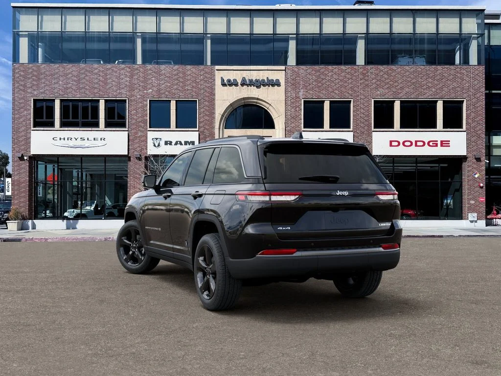 New 2026 Diamond Black Crystal Pearlcoat Jeep Limited image 3