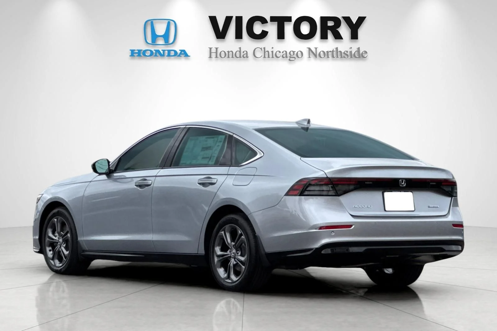 Certified Used 2025 Solar Silver Metallic Honda EX-L image 3