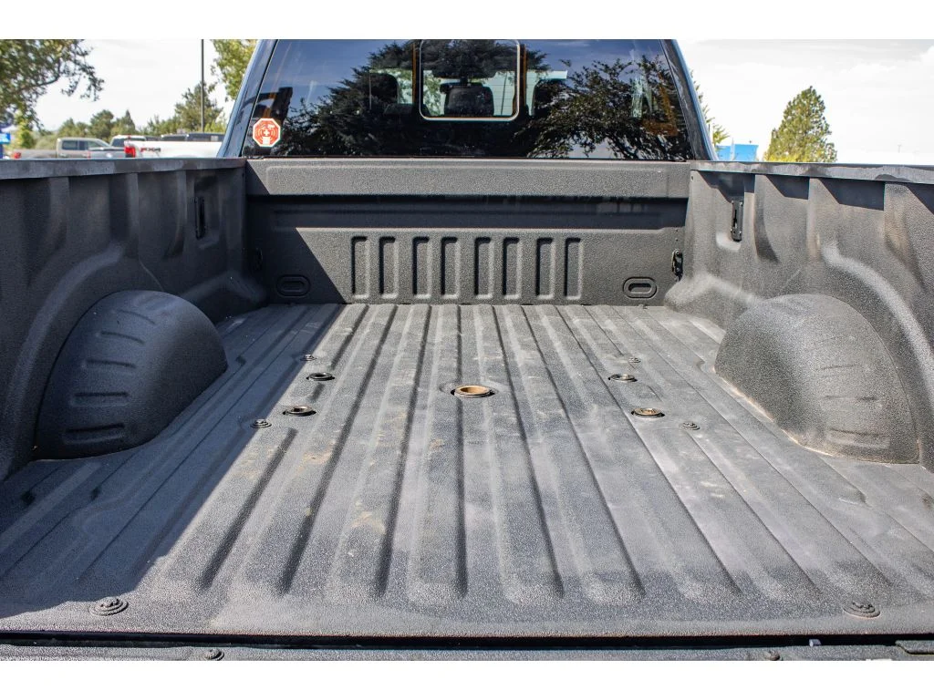 Used 2023 AGATE BLACK Ford LARIAT image 12