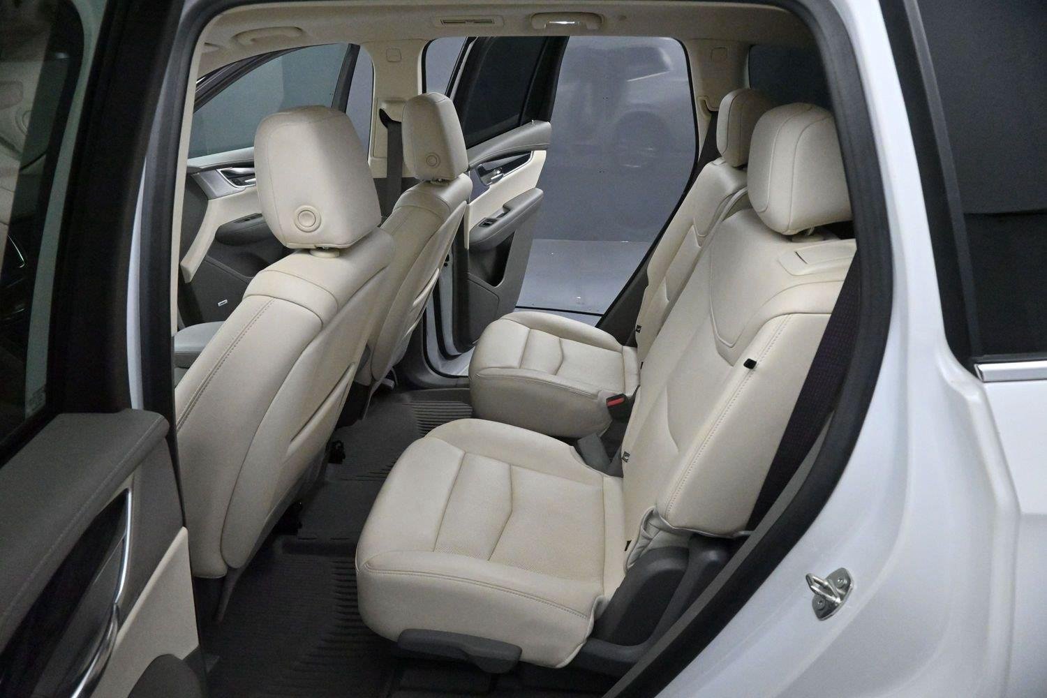 Used 2020 CRYSTAL WHITE TRICOAT Cadillac AWD Premium Luxury image 31