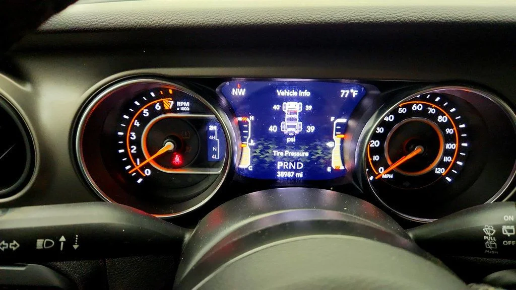 Used 2022 Black Clearcoat Jeep Unlimited Willys 4x4 w/ Sky One-Touch Top & Alpine Audio image 14