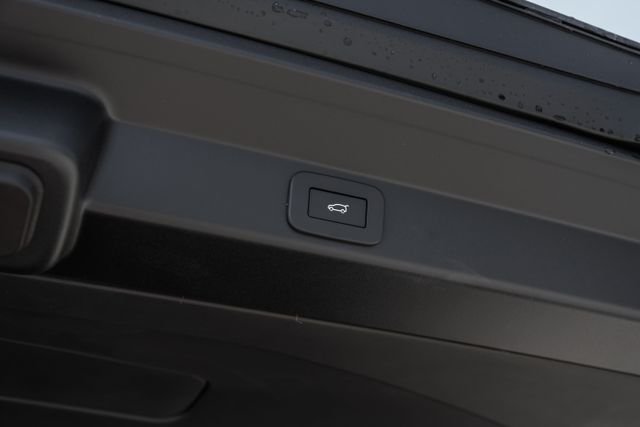 New 2026  Land Rover SE image 68