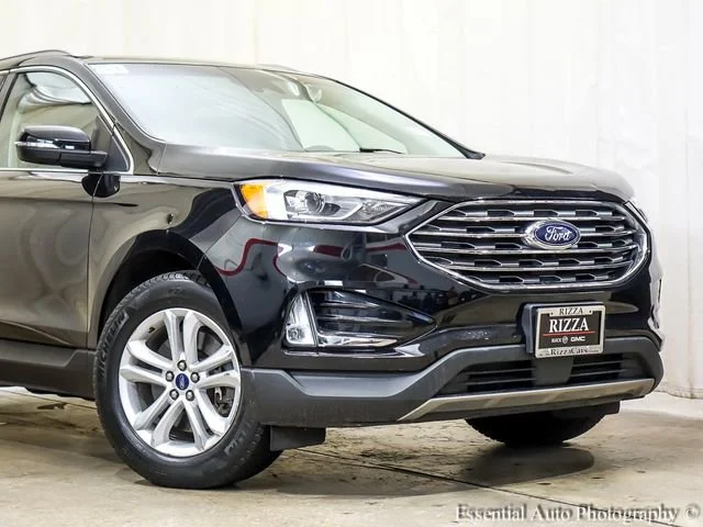 Certified Used 2020 Black Ford SEL image 4