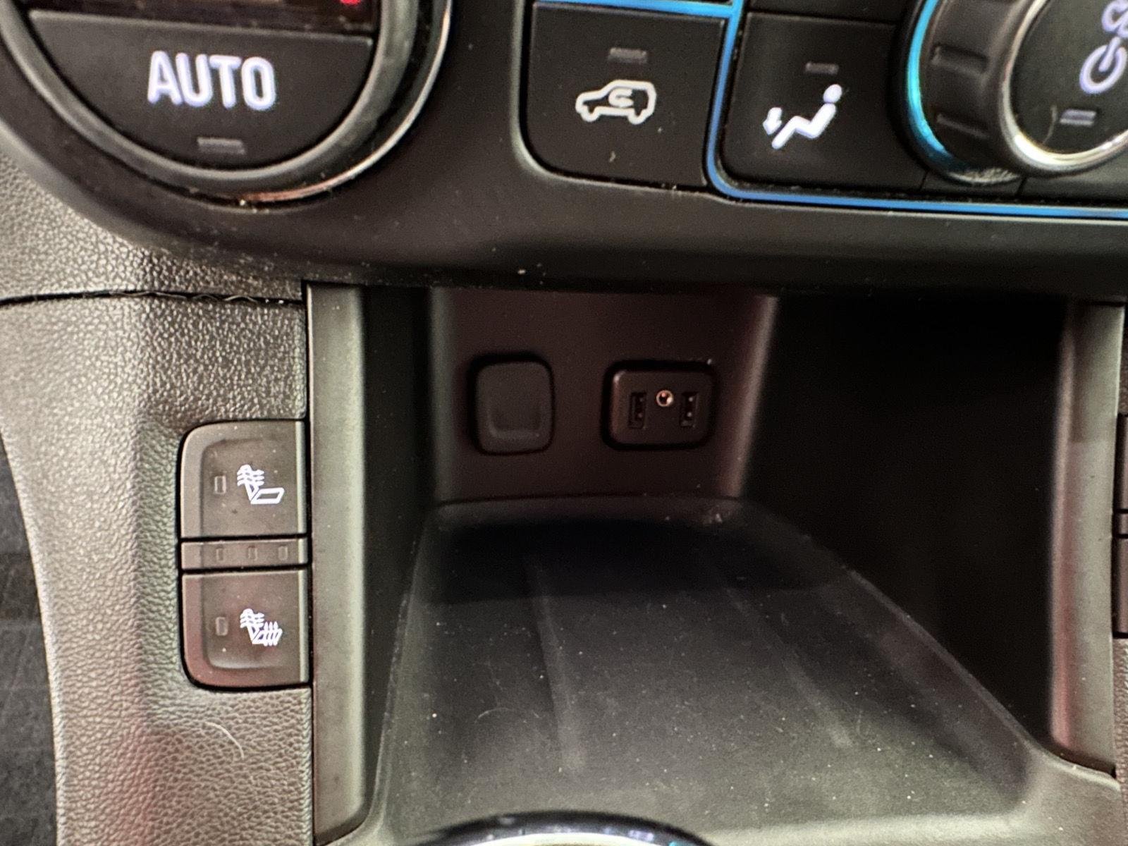 Used 2019 Quicksilver Metallic GMC SLE image 4