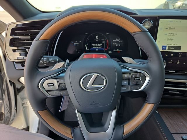 New 2026 Eminent White Pearl Lexus PREMIUM image 21