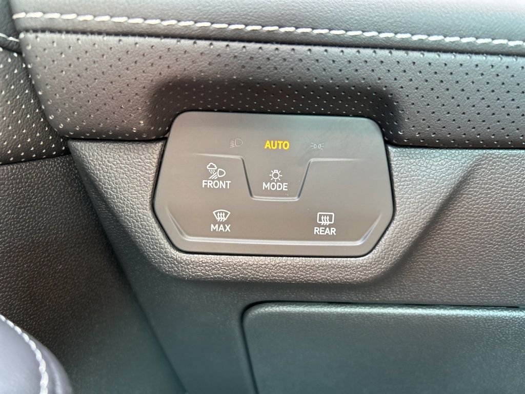 2026 Volkswagen Atlas SE w/Tech - Photo 31