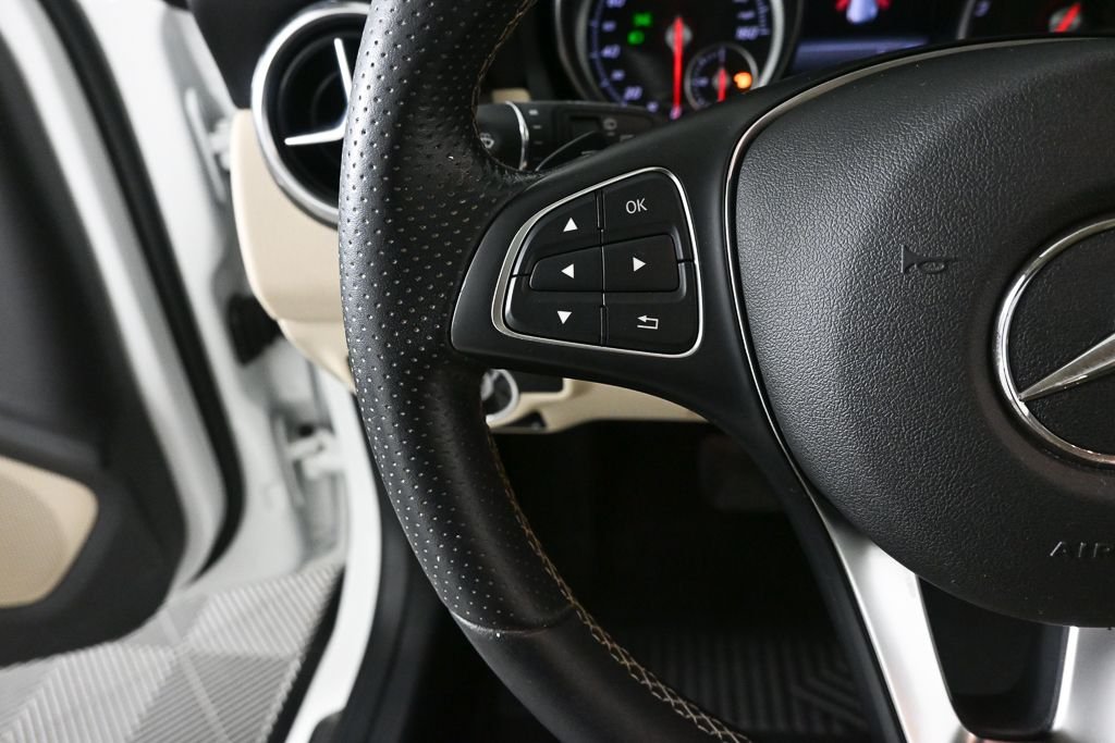 Used 2020 White Mercedes-Benz GLA 250 image 10