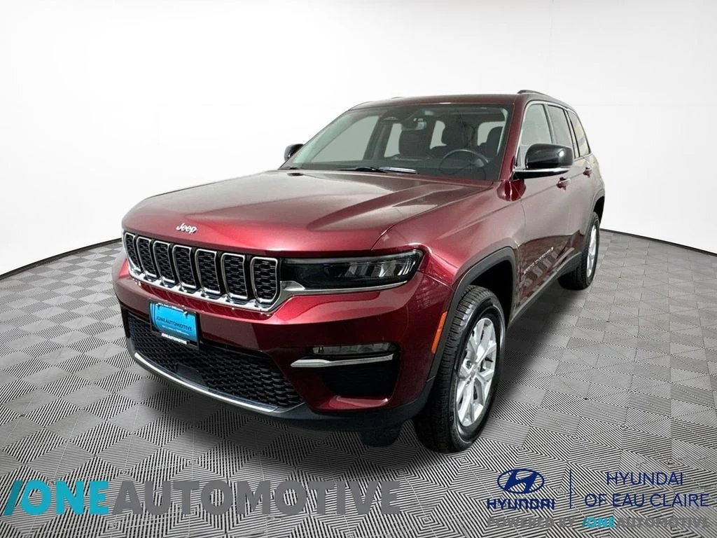 Used 2023 Velvet Jeep Limited image 1