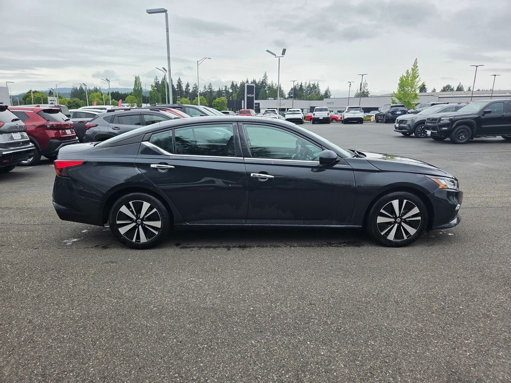 Used 2022 Blue Nissan 2.5 SV image 7