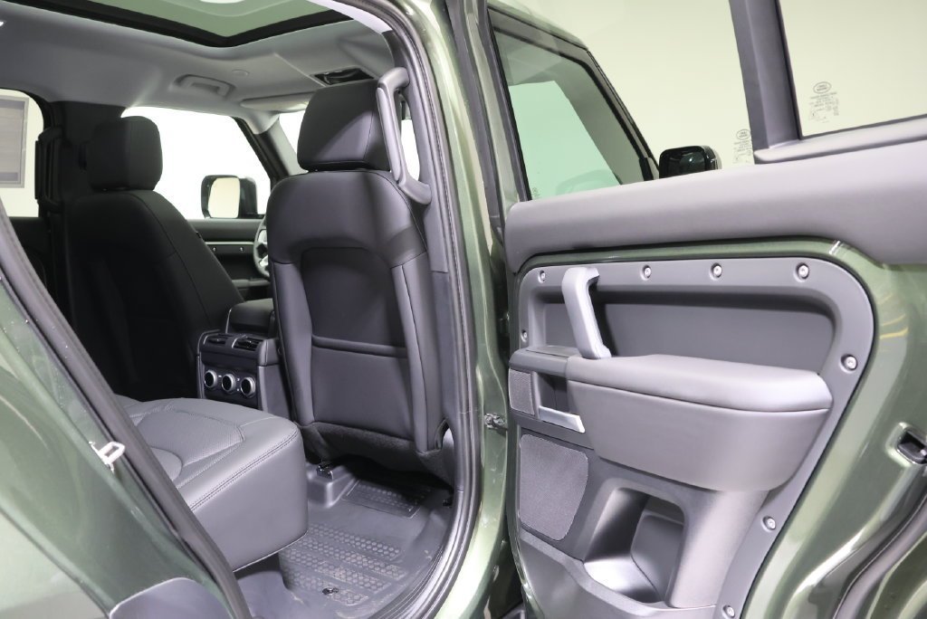 New 2026 Woolstone Green LAND ROVER S image 44