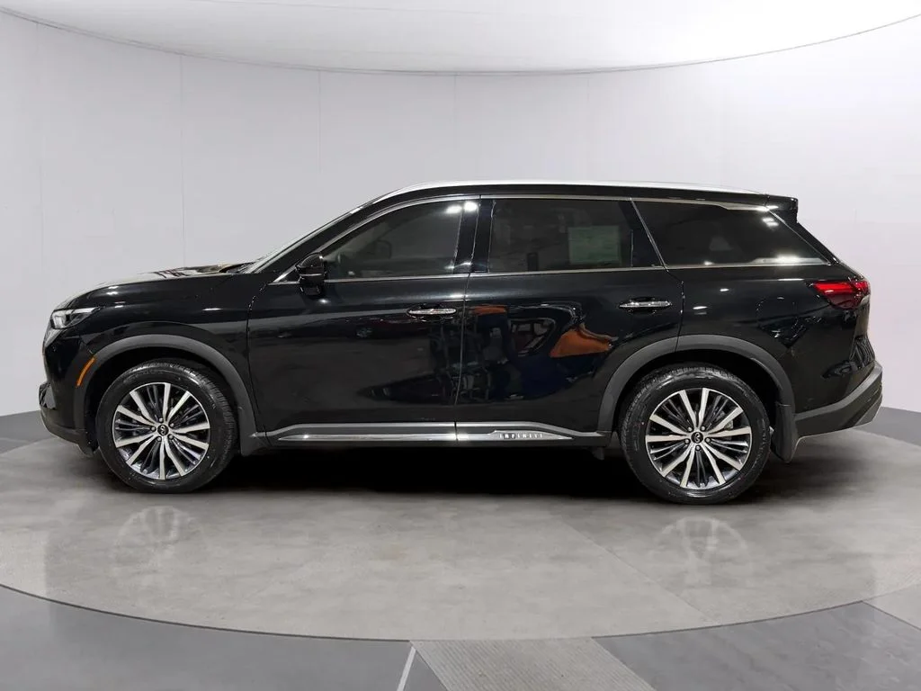 Used 2023 Mineral Black INFINITI Sensory image 6