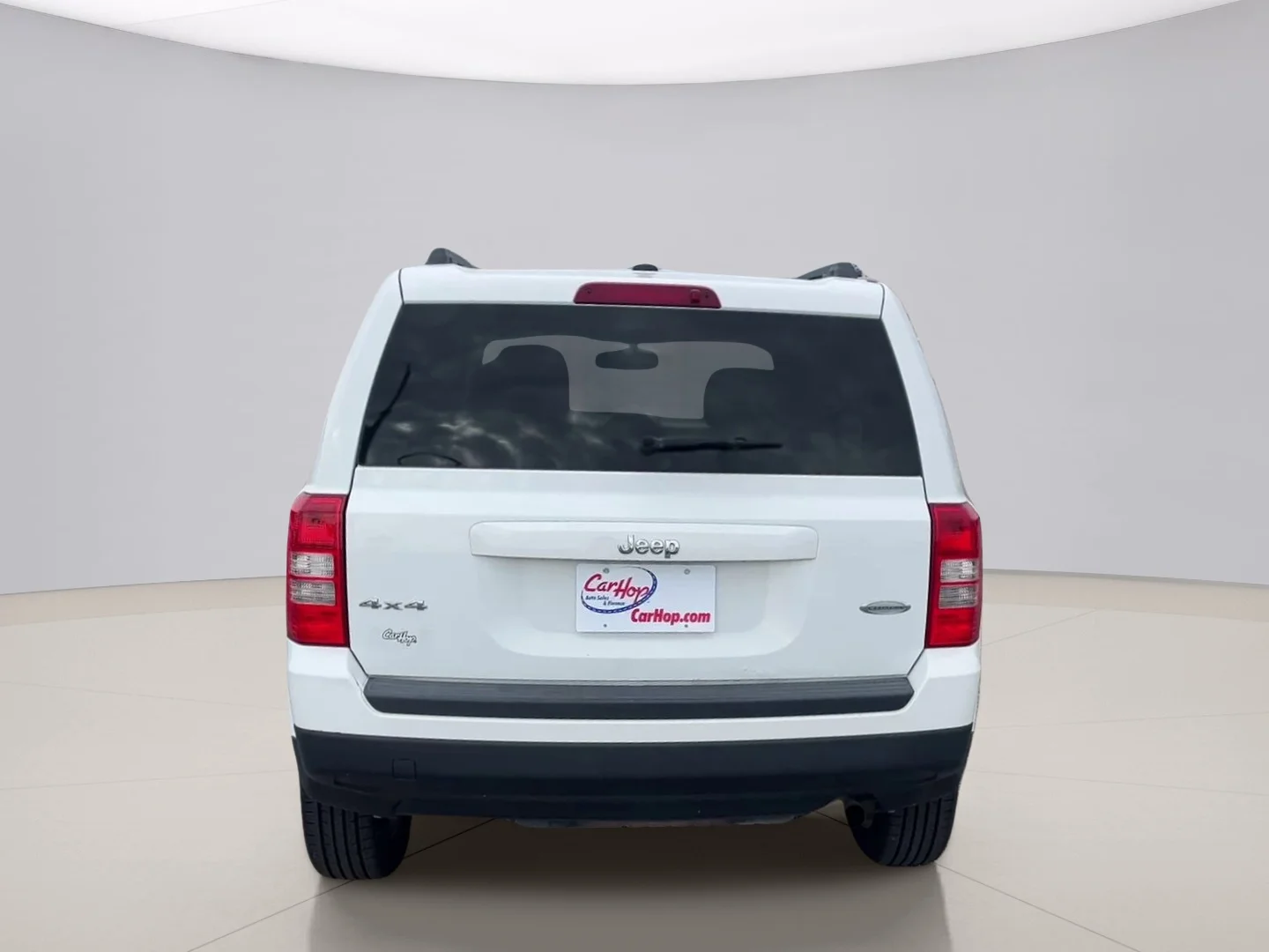 Used 2014 White Jeep LATITUDE 4 image 4