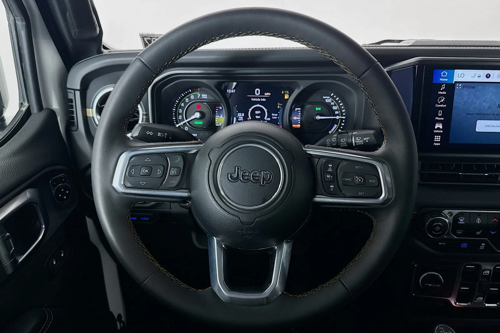 Used 2024 BRIGHT WHITE Jeep Sahara image 17