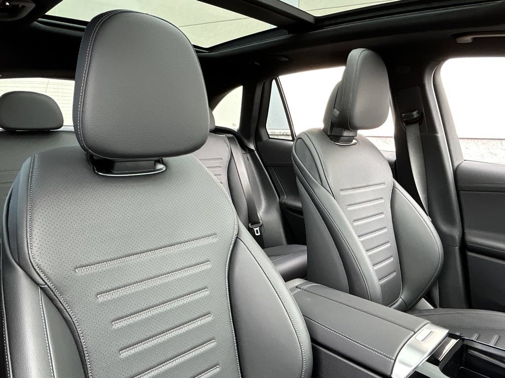 New 2026 Polar White Mercedes-Benz GLC 300 image 64