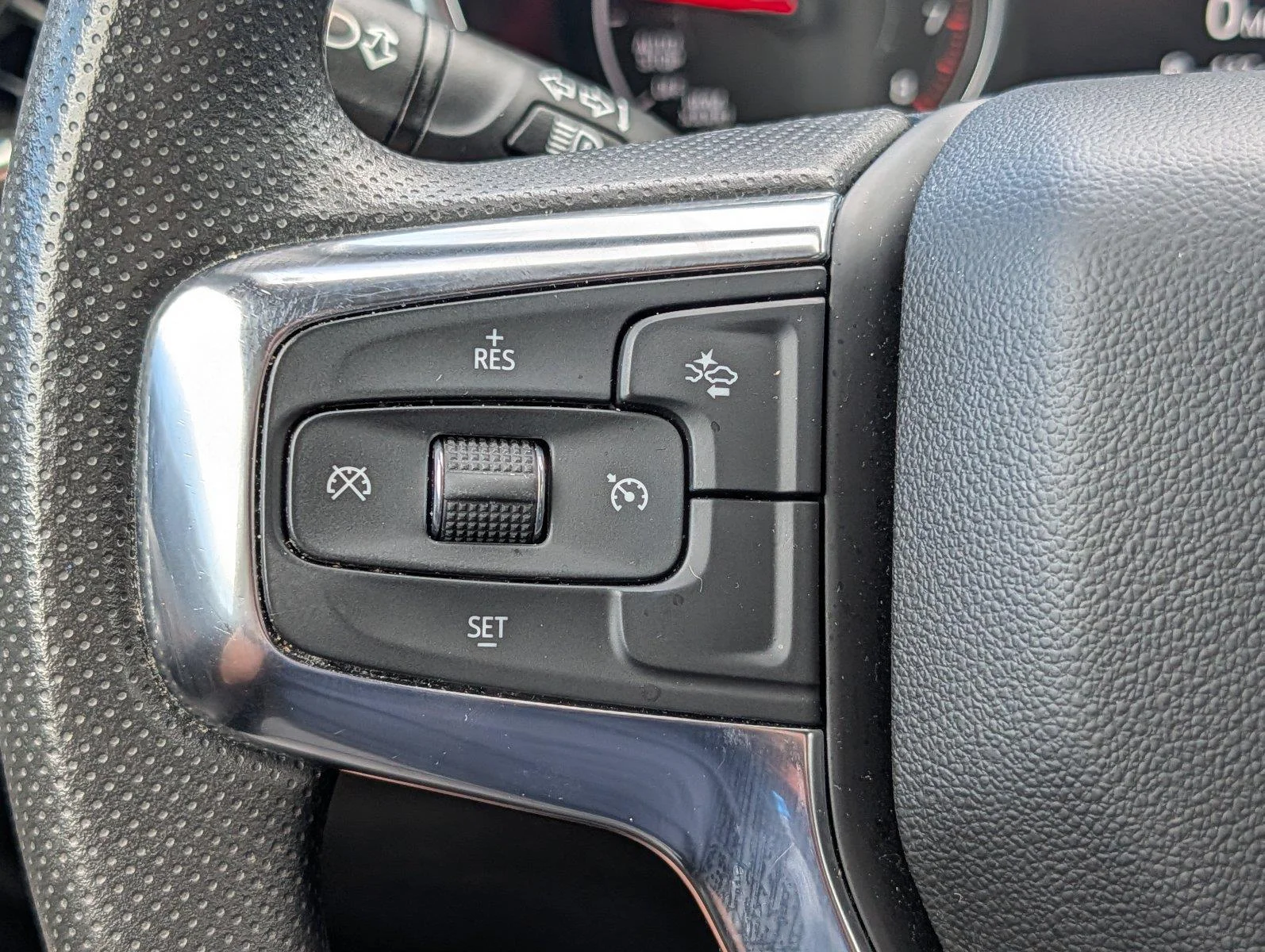 Used 2025 Black Chevrolet LT image 23