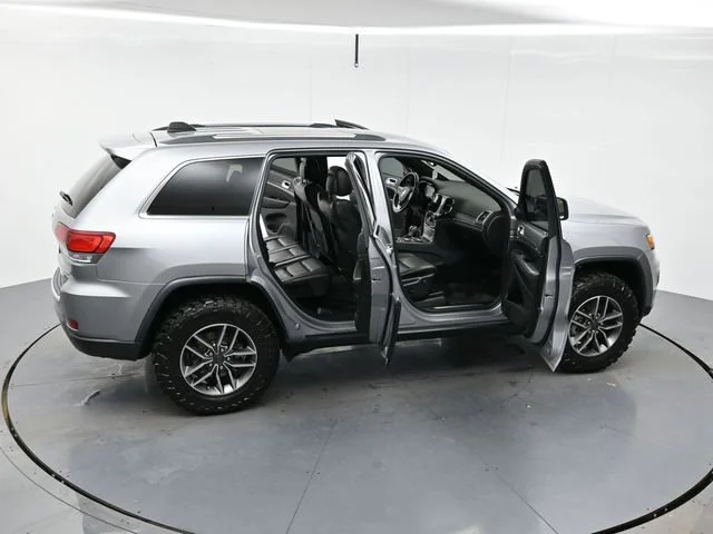 Used 2020 Billet Silver Metallic Clearcoat Jeep Limited image 44