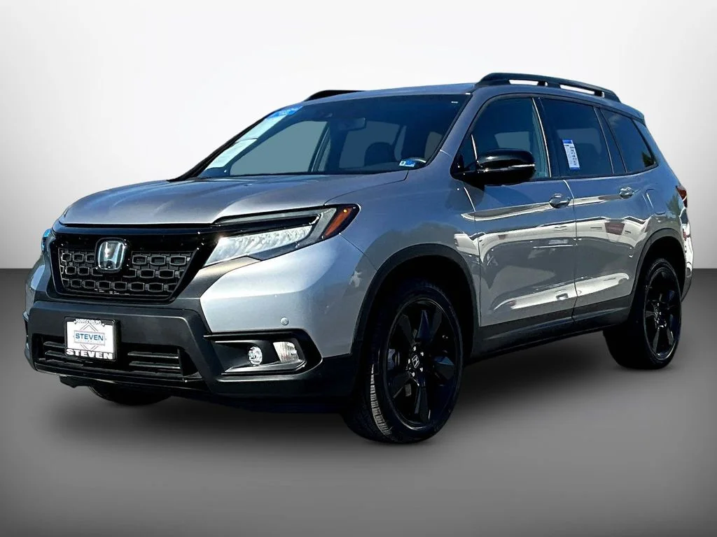 Certified Used 2019 Lunar Silver Metallic Honda Elite image 3