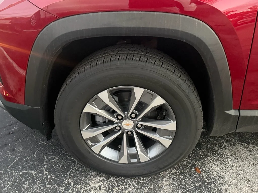 2027 Chevrolet Equinox LT - Photo 15
