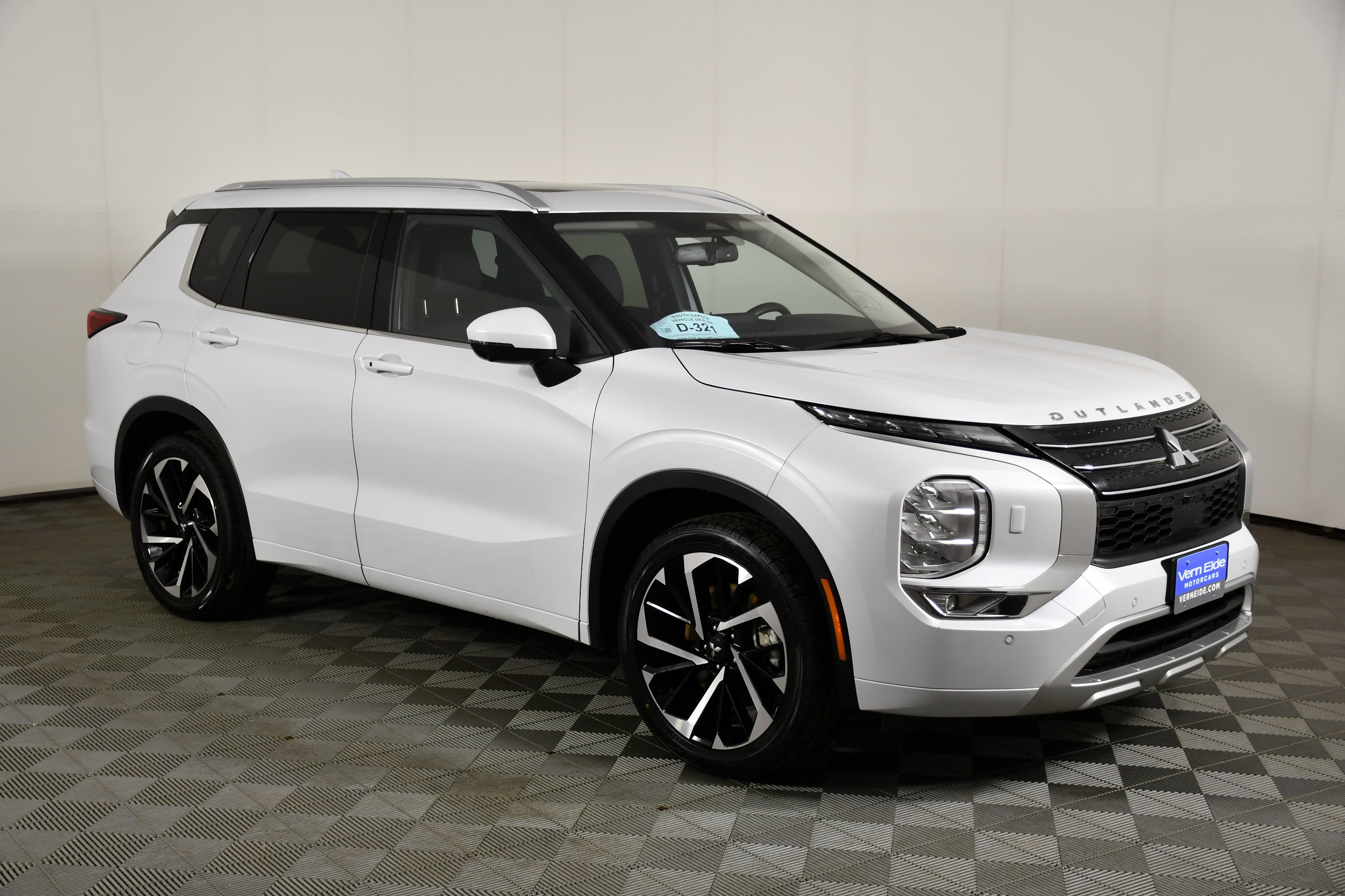 2024 Mitsubishi Outlander SEL - Photo 4