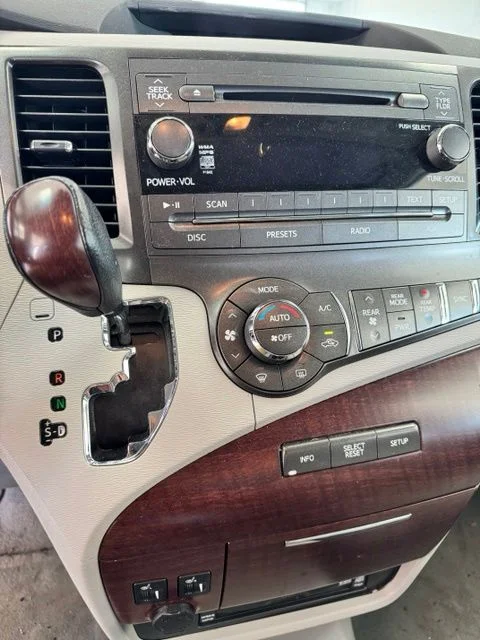 Used 2011 Cypress Pearl Toyota XLE image 7